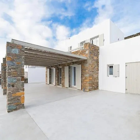 Kouri Naoussa Beachfront Villa