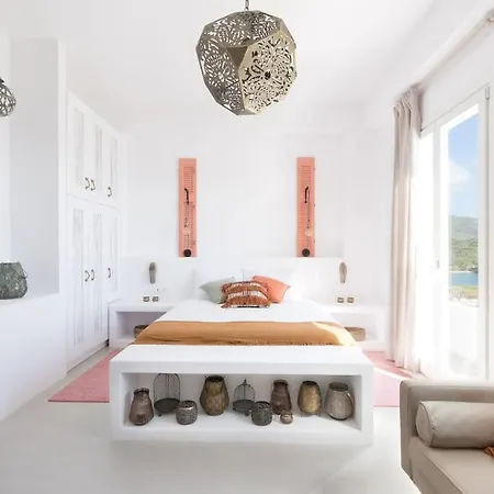 Βίλα Kouri Naoussa Beachfront *