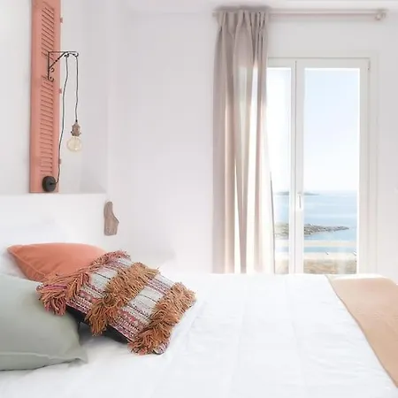 Kouri Naoussa Beachfront